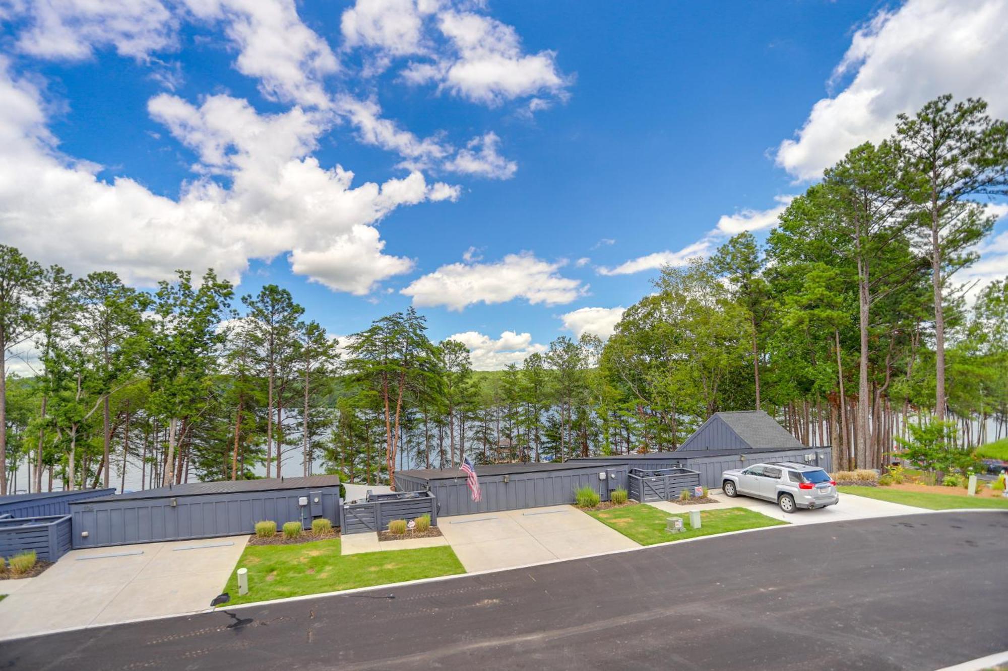 Modern And Luxe Lake Arrowhead Villa Near Marina! แคนตัน ภายนอก รูปภาพ